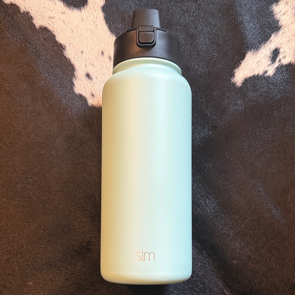 Simple modern 32 ounce summit light blue